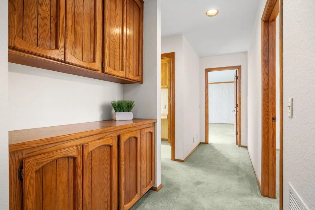 https://cdn.realtyfeed.com/cdn/127/306703873/fbb4dc21682f346a07785a632ca3b2d2.webp