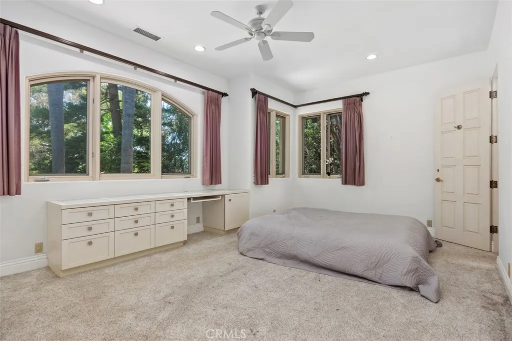 https://cdn.realtyfeed.com/cdn/127/306703895/08d358faa0bcfe86199cea5c2465c890.webp