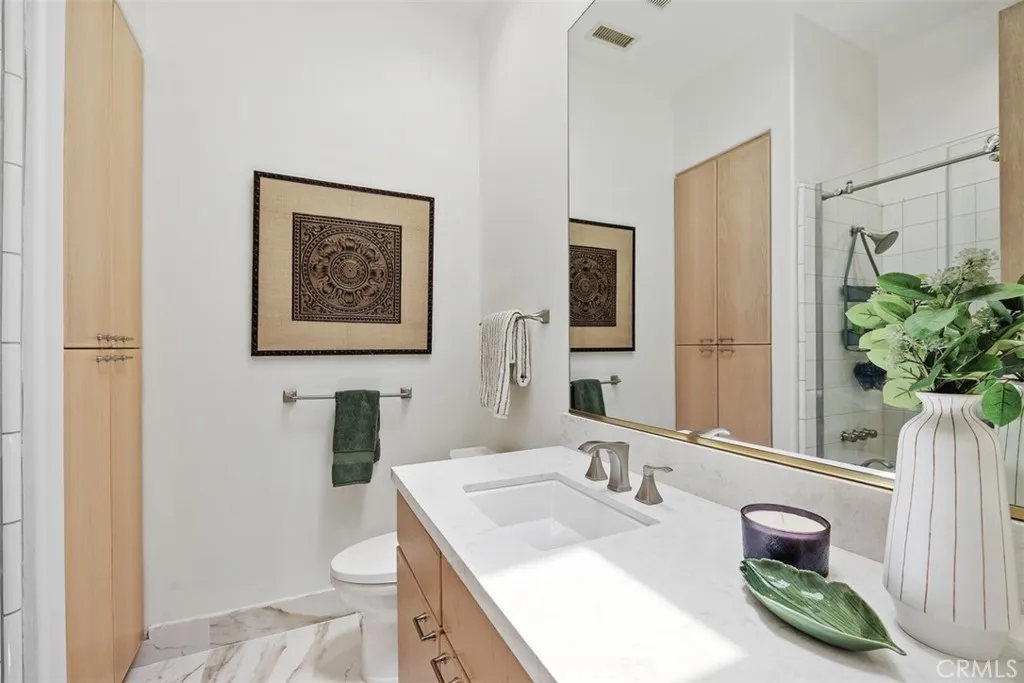 https://cdn.realtyfeed.com/cdn/127/306703895/2aa7bea53608fa49bbe7b39443e818de.webp