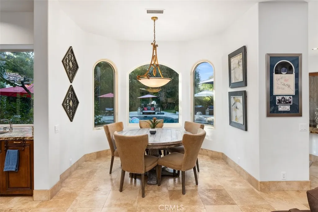 https://cdn.realtyfeed.com/cdn/127/306703895/2b0c62ca453ca9e710c7276004b97379.webp