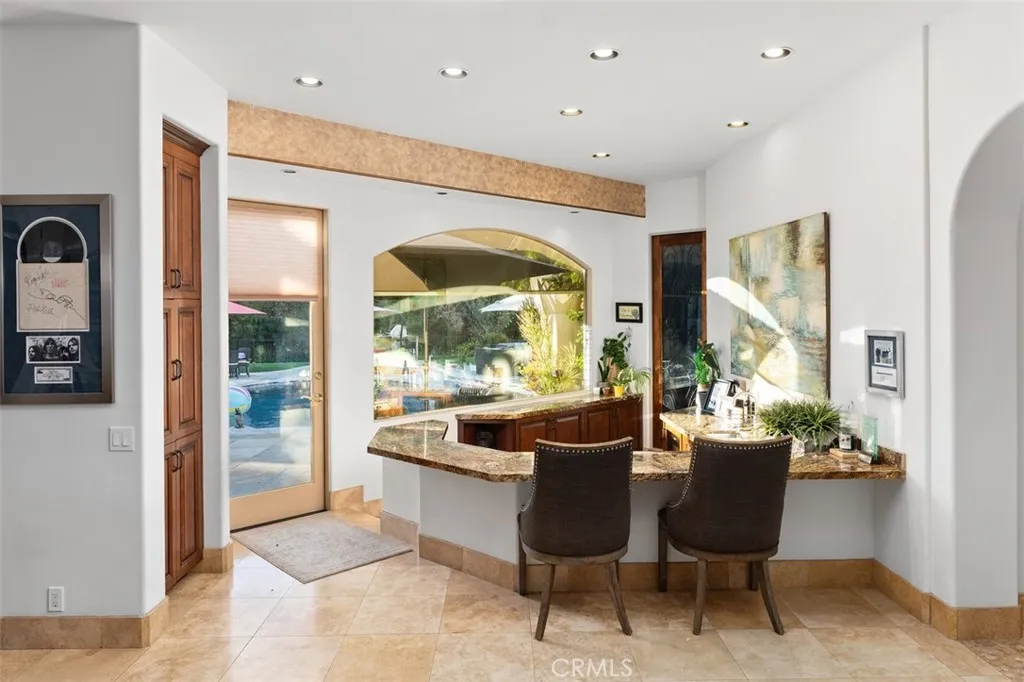 https://cdn.realtyfeed.com/cdn/127/306703895/2d05b56f10720f29b9ff71db42ef8108.webp