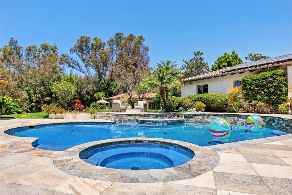 https://cdn.realtyfeed.com/cdn/127/306703895/4e0a0b87bbbfaebada5c9798e7a62314.webp