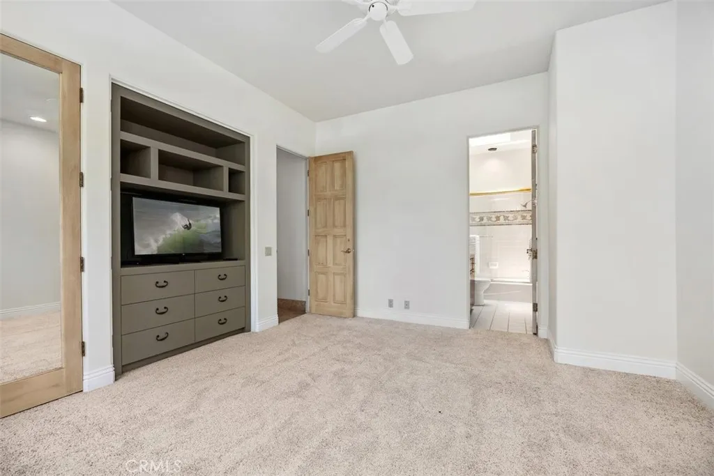 https://cdn.realtyfeed.com/cdn/127/306703895/8a32e5b8f085ac06a6ea906daae036af.webp