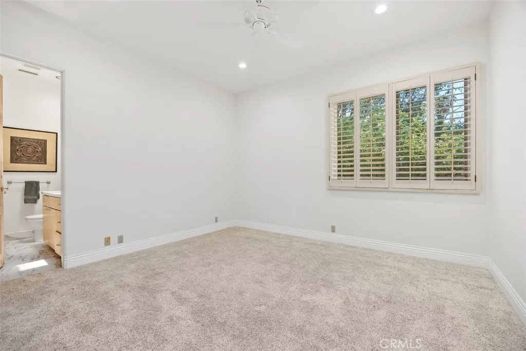 https://cdn.realtyfeed.com/cdn/127/306703895/8fe8fdbc878a7c21f439364de9d94798.webp