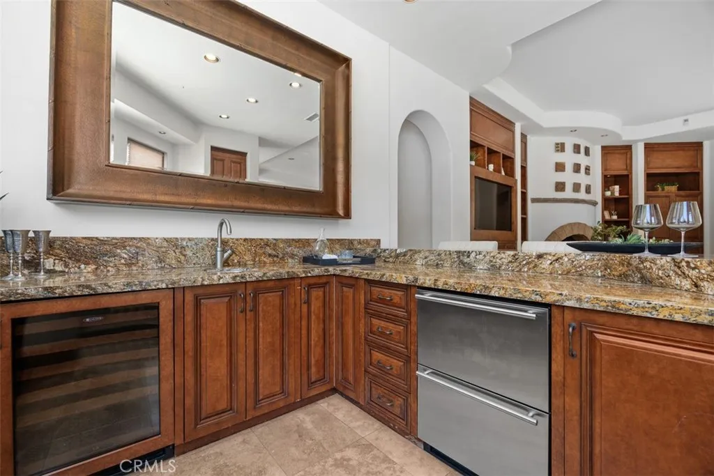 https://cdn.realtyfeed.com/cdn/127/306703895/91e6f0309aedf31eb6268eecd5adcbfb.webp