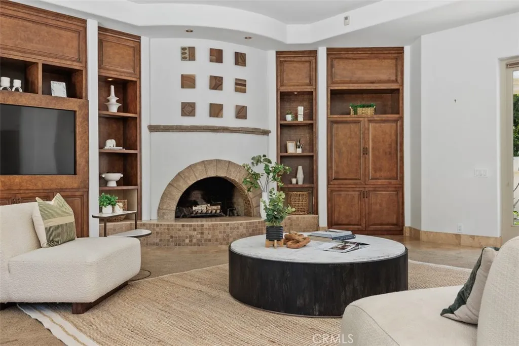 https://cdn.realtyfeed.com/cdn/127/306703895/93aa1d59ea79d440558651ca2ebbae61.webp