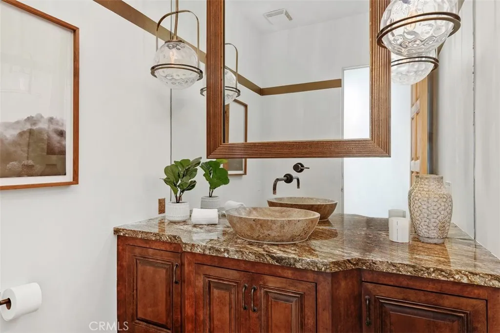 https://cdn.realtyfeed.com/cdn/127/306703895/a1d64514fe9b3a50de1392637c105887.webp