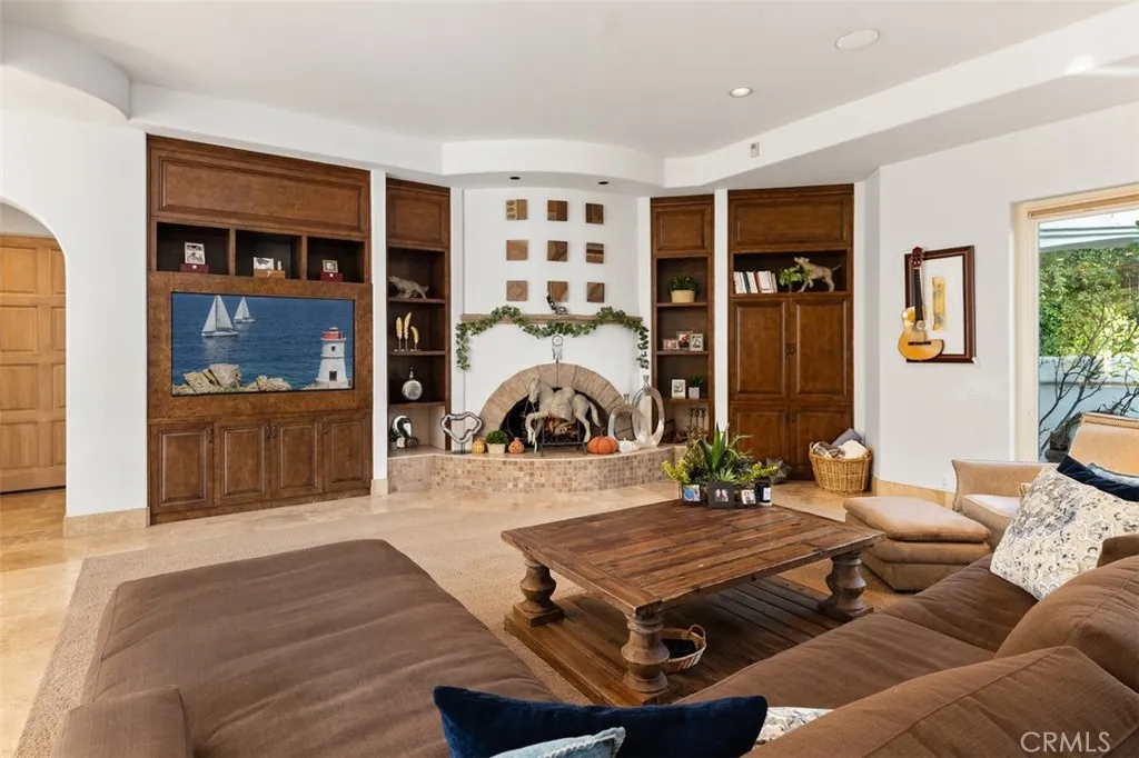 https://cdn.realtyfeed.com/cdn/127/306703895/a36e9f2e95323de9115c051eadc0492c.webp