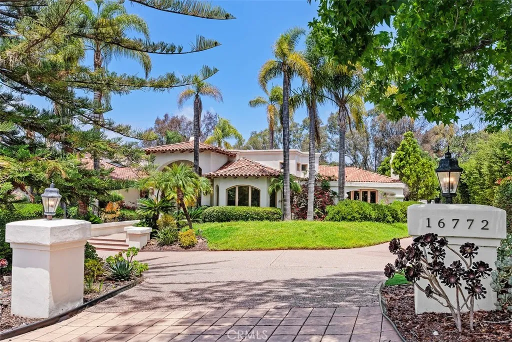 https://cdn.realtyfeed.com/cdn/127/306703895/d378cbb5138bb62f77a555668c836a45.webp