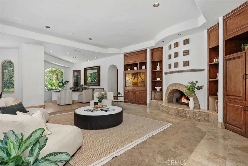 https://cdn.realtyfeed.com/cdn/127/306703895/e06ff251a70728793bac96188efcd4f0.webp