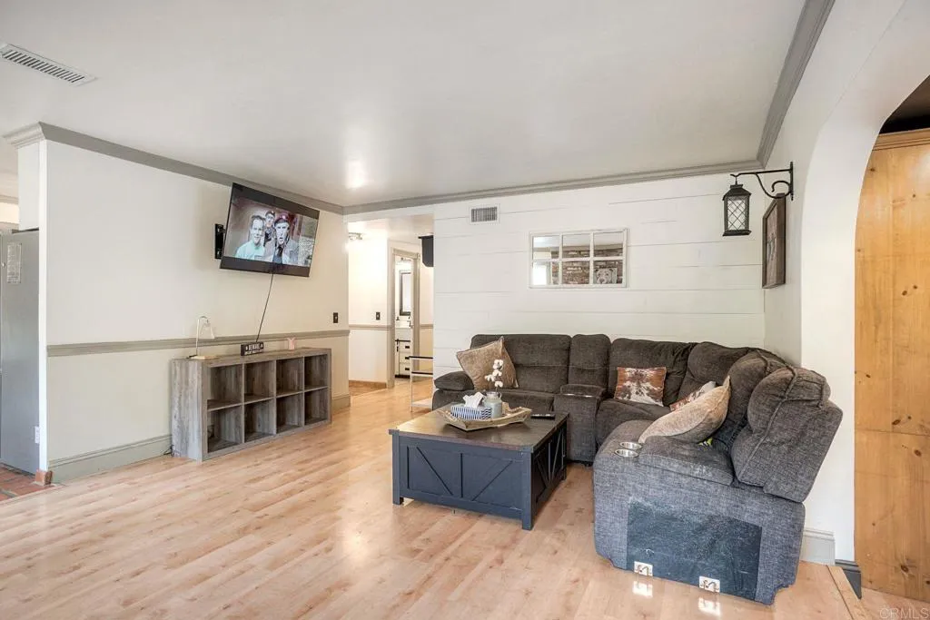13833 Los Coches Road, El Cajon, CA, 92021