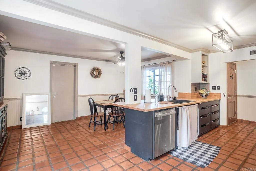 13833 Los Coches Road, El Cajon, CA, 92021