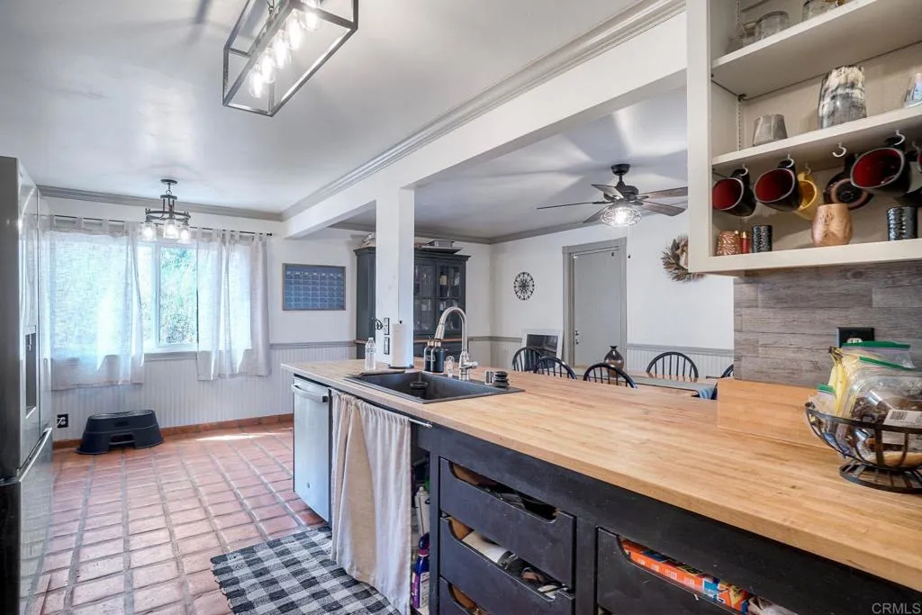 13833 Los Coches Road, El Cajon, CA, 92021