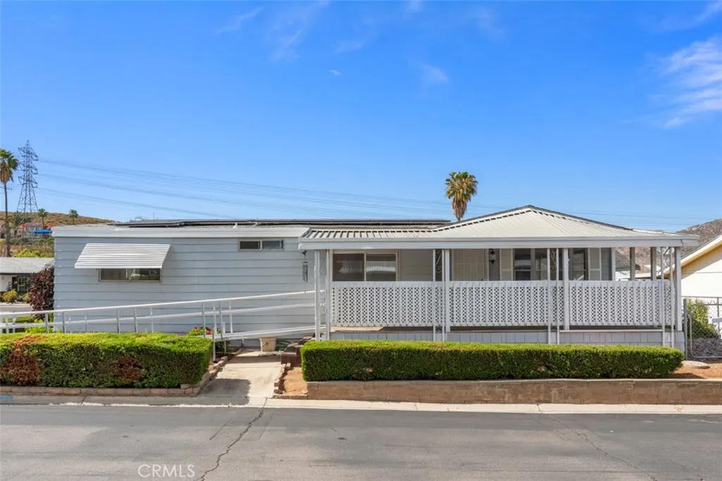 Lakeside, CA 92040