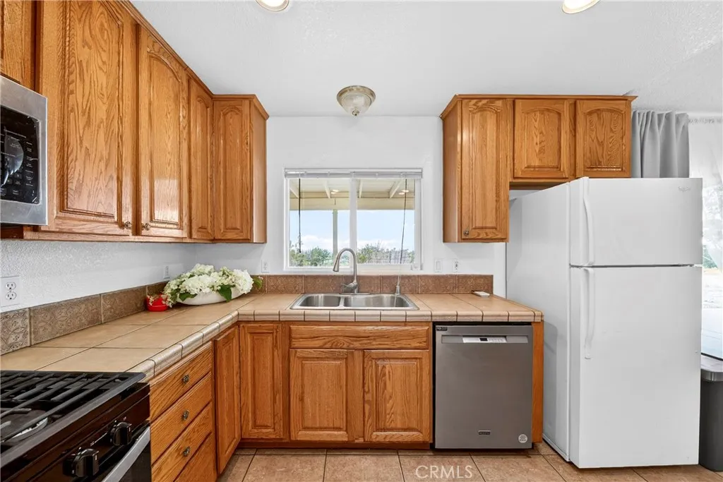1246 Locust, Pinon Hills, CA, 92372