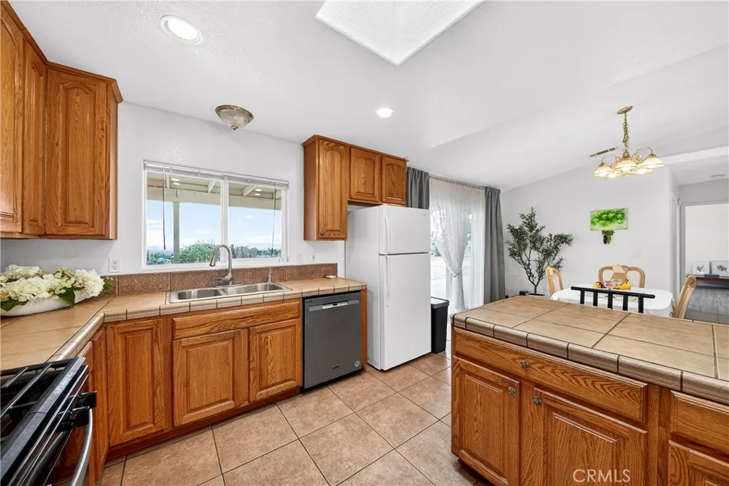 1246 Locust, Pinon Hills, CA, 92372