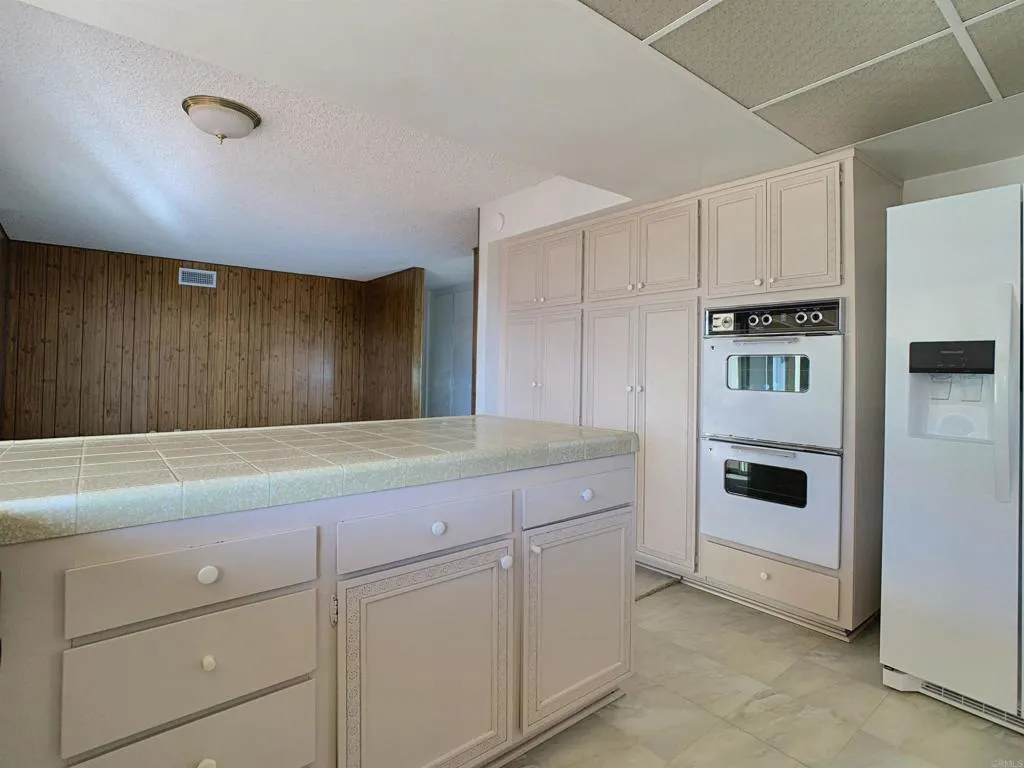 https://cdn.realtyfeed.com/cdn/127/306704063/ae2b42720cce23880dfc329b5c0c7e7b.webp