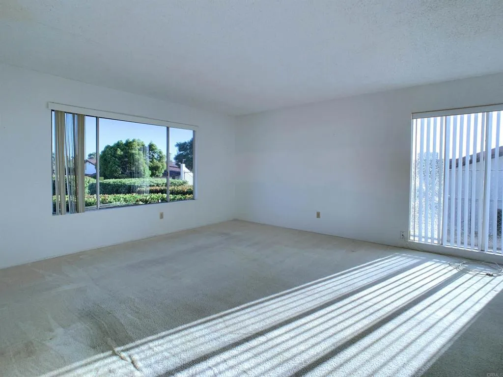 https://cdn.realtyfeed.com/cdn/127/306704063/fb42afb02e230185256aeec960372591.webp