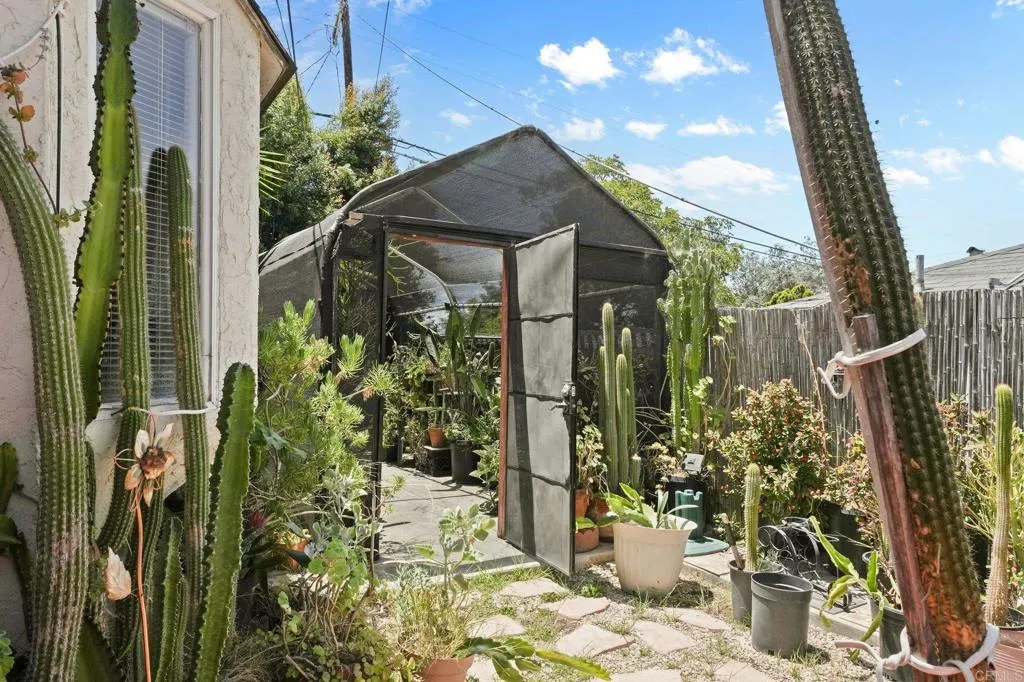 https://cdn.realtyfeed.com/cdn/127/306704070/6511f92600be00a6d5e5e66885d0da44.webp