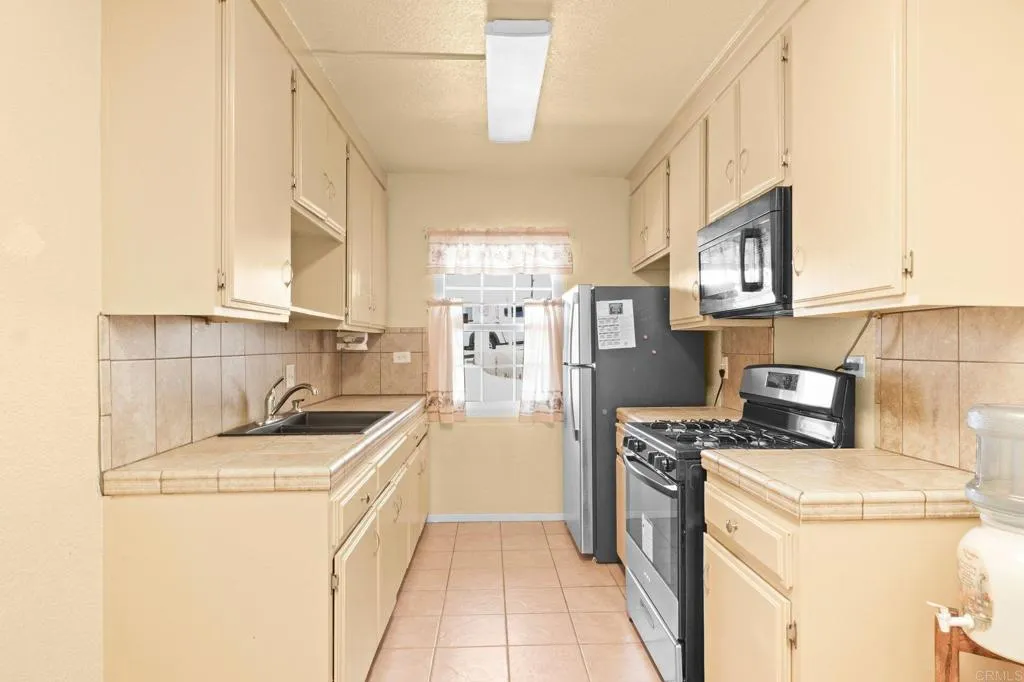 https://cdn.realtyfeed.com/cdn/127/306704070/72d617fe4d445ce821ea30603160b717.webp