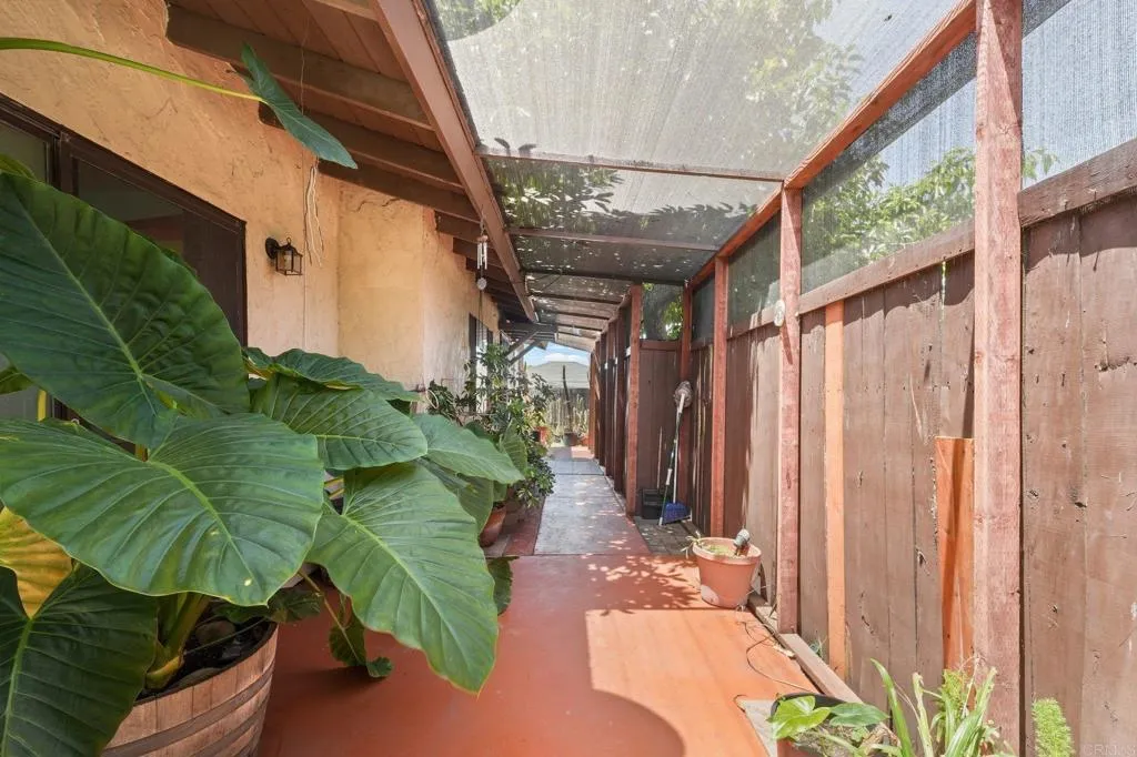 https://cdn.realtyfeed.com/cdn/127/306704070/8045f2f32f1bcb7c5ddc57ce8f469186.webp