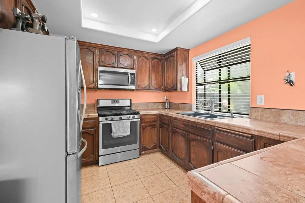 https://cdn.realtyfeed.com/cdn/127/306704070/a73f4c9147463fb1653e08c9f18e0115.webp