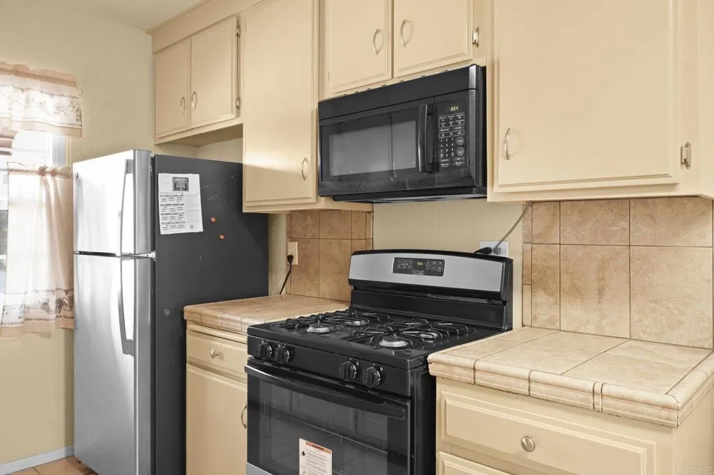 https://cdn.realtyfeed.com/cdn/127/306704070/c944d17e62c51a43df6aabf98d6e56cd.webp