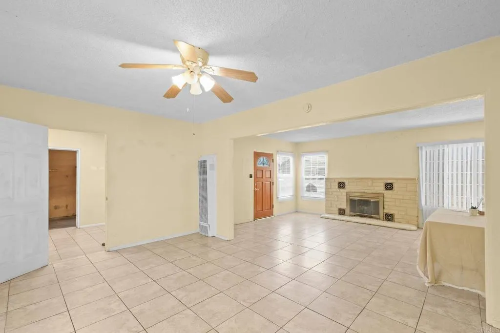 https://cdn.realtyfeed.com/cdn/127/306704070/d039591441bb502bd65fc8a872fd090a.webp