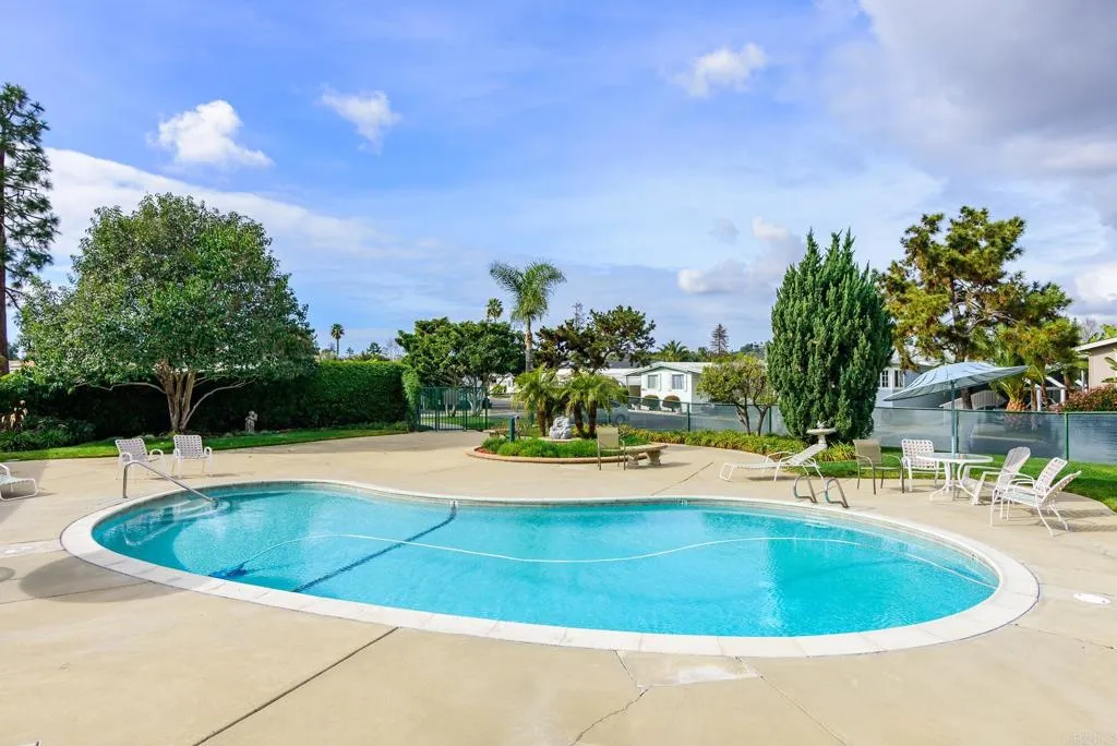 https://cdn.realtyfeed.com/cdn/127/306704107/30b00d4c86d9f113f0d7924d6bd18da2.webp