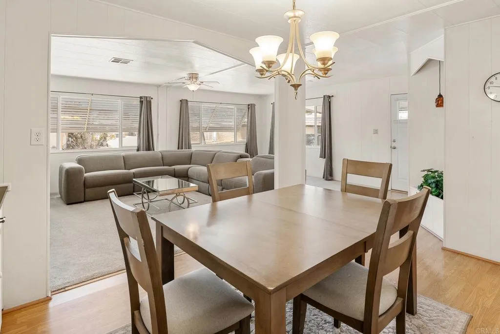 https://cdn.realtyfeed.com/cdn/127/306704107/4490c59d273fdbb5c40f7fb92e3d3342.webp