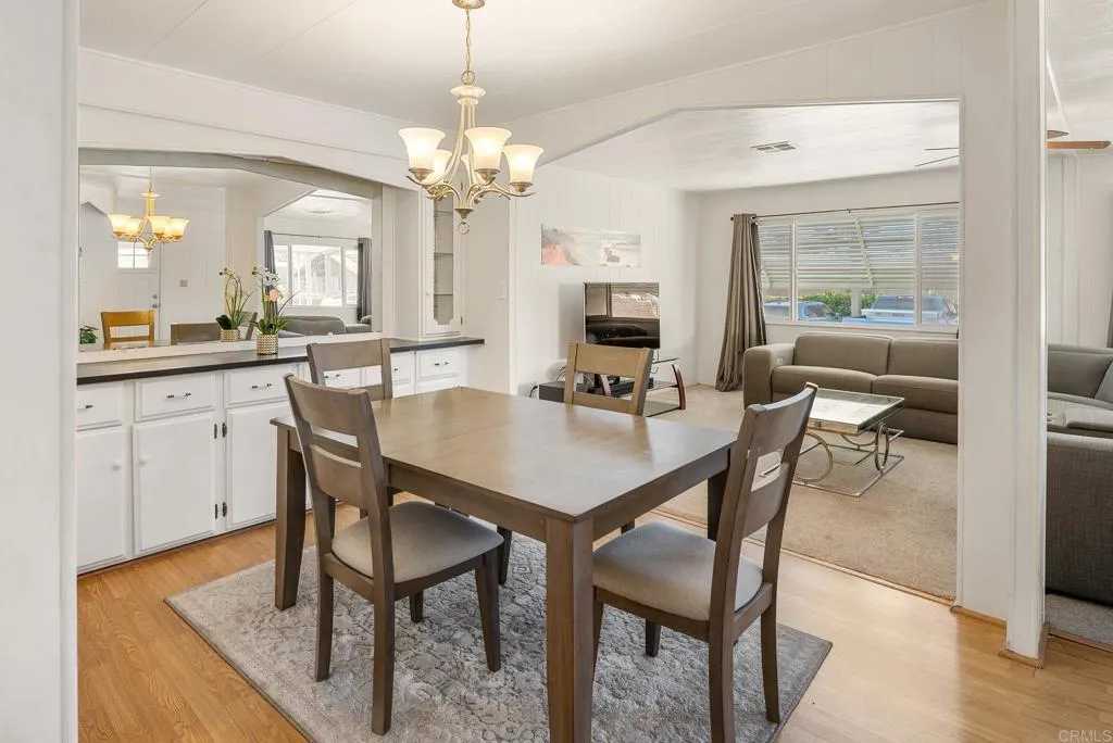 https://cdn.realtyfeed.com/cdn/127/306704107/46a8ce9ae4456ba984cd55aeac3b5dde.webp