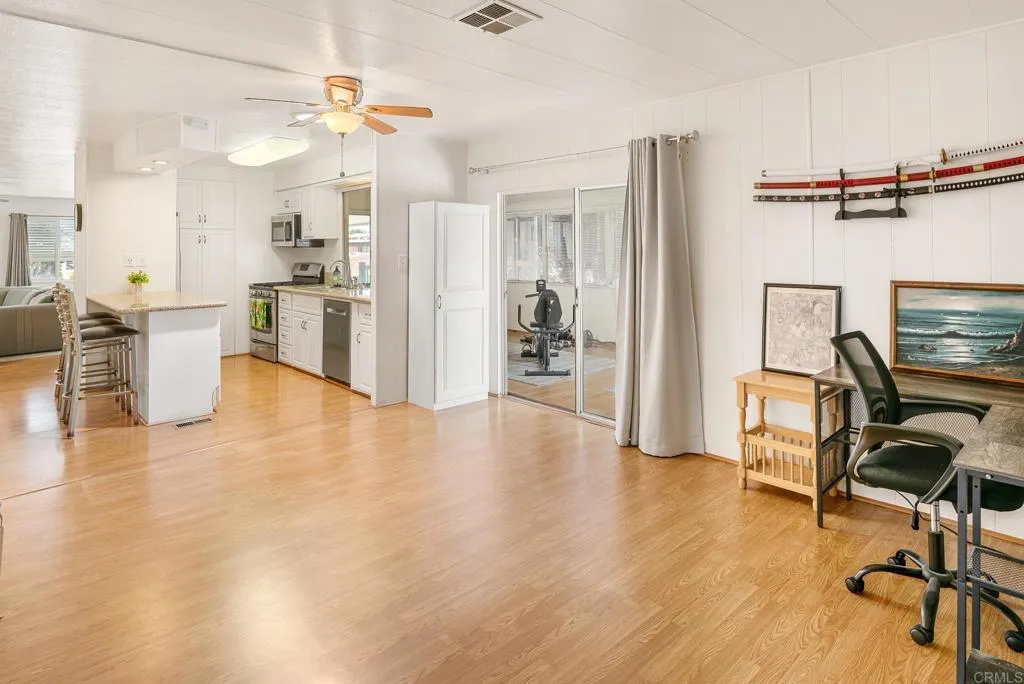 https://cdn.realtyfeed.com/cdn/127/306704107/562f6020e5664f9526e63bbfbfd9b898.webp