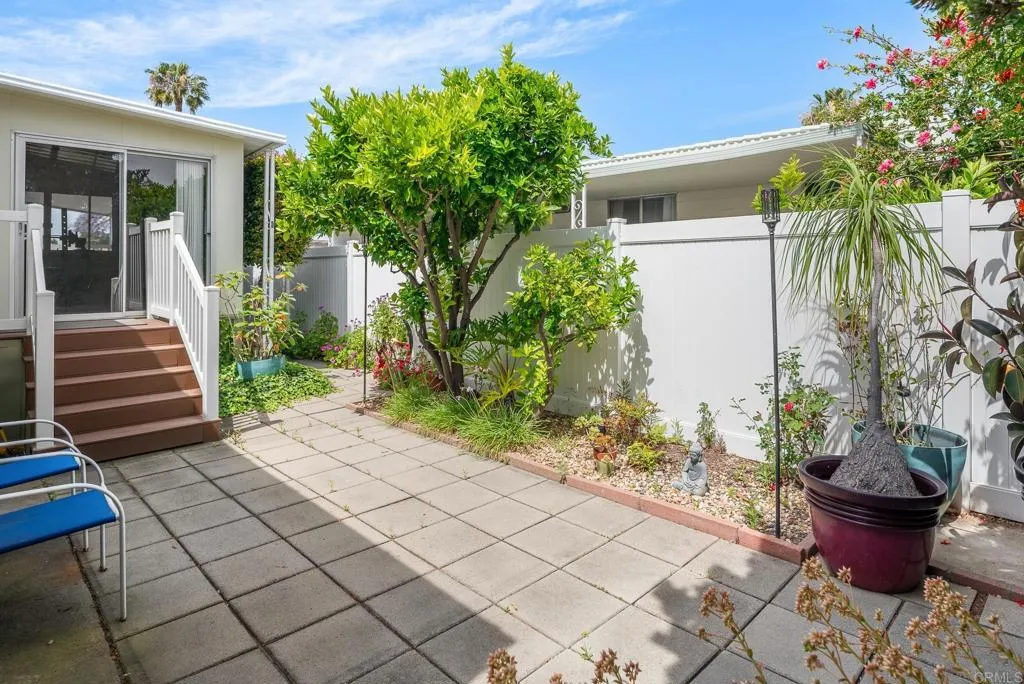https://cdn.realtyfeed.com/cdn/127/306704107/5d8020289d773035af6cc7e0f37baa15.webp