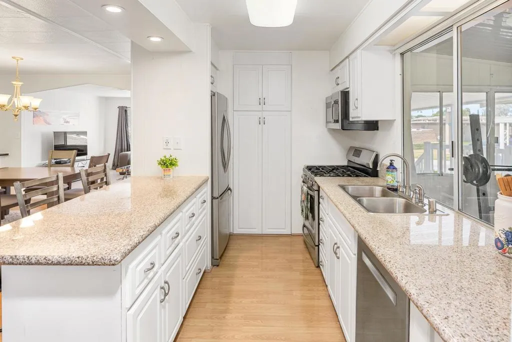 https://cdn.realtyfeed.com/cdn/127/306704107/951731fde641577942377ca35d53ccb3.webp