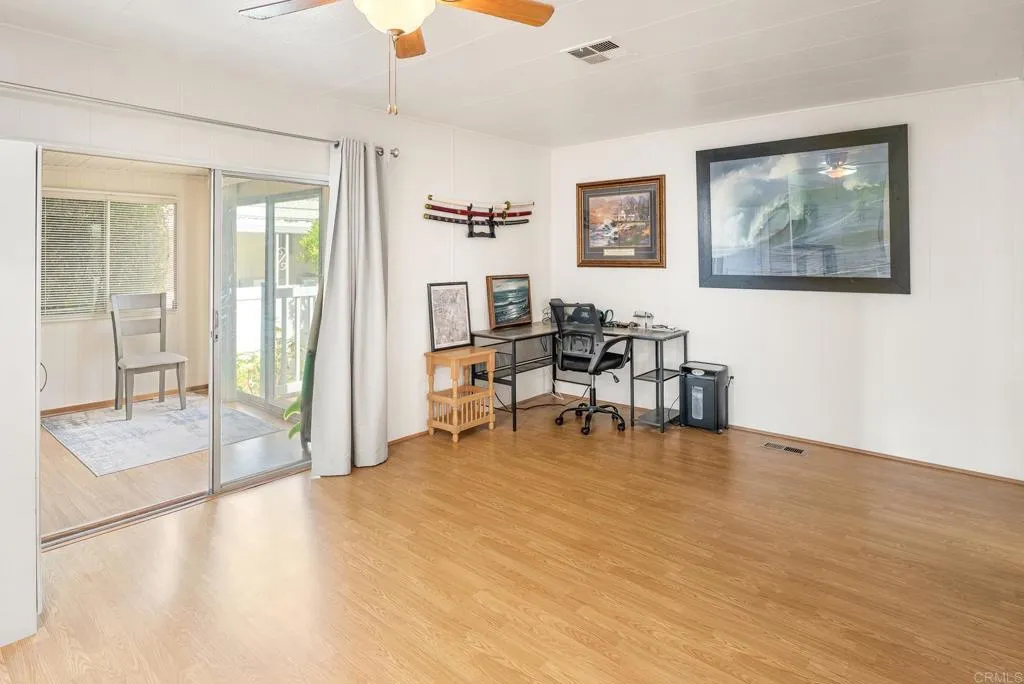 https://cdn.realtyfeed.com/cdn/127/306704107/c9437f8c91de634cb90fa335391811a7.webp