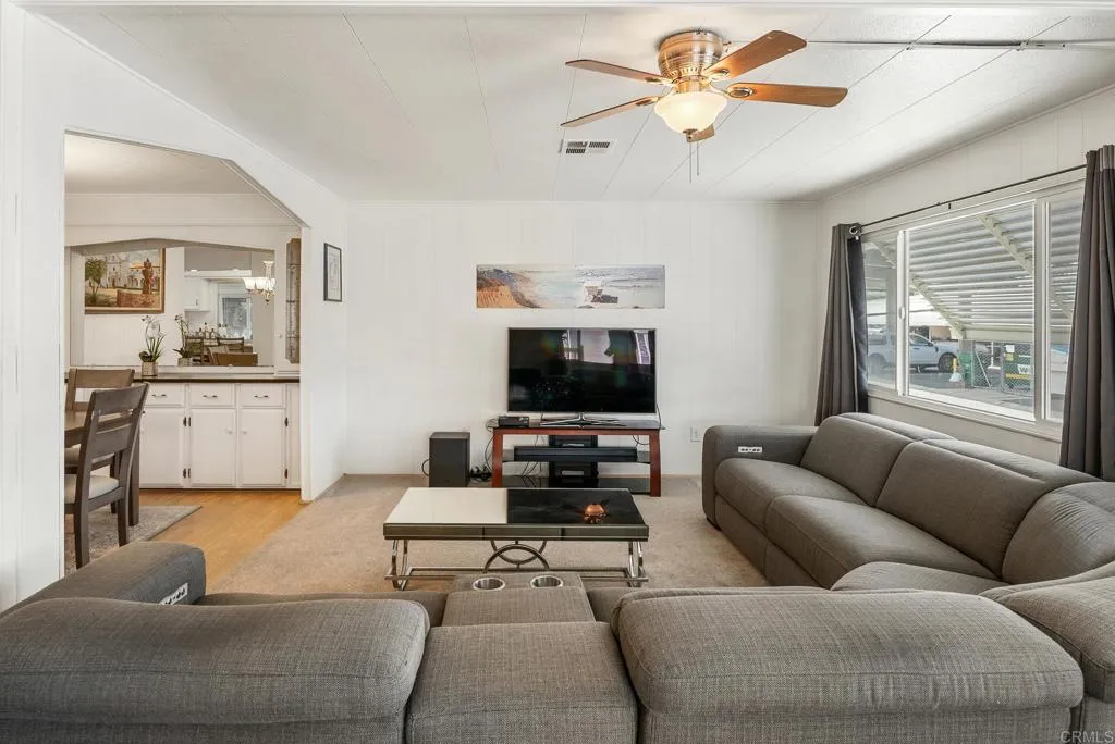 https://cdn.realtyfeed.com/cdn/127/306704107/f3bd6dbbad5d60e6a58a415b6aba1052.webp