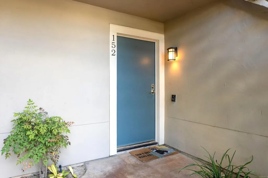 https://cdn.realtyfeed.com/cdn/127/306704111/3d9e436cc9d061f55b09b6b1a2213ad7.webp