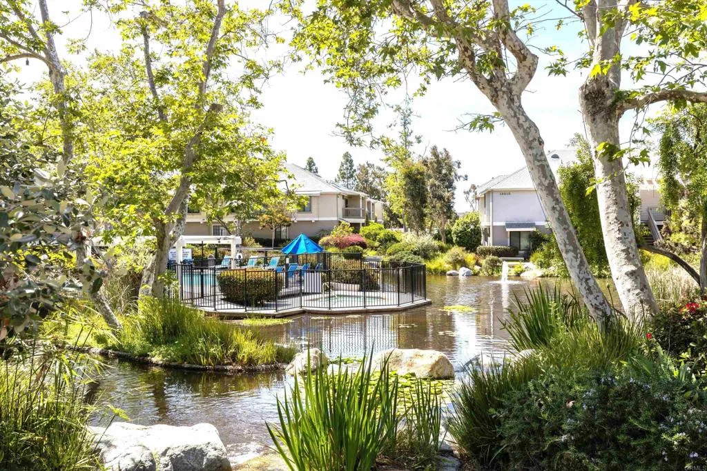 https://cdn.realtyfeed.com/cdn/127/306704111/70c38058b42562258aa375b930c26358.webp