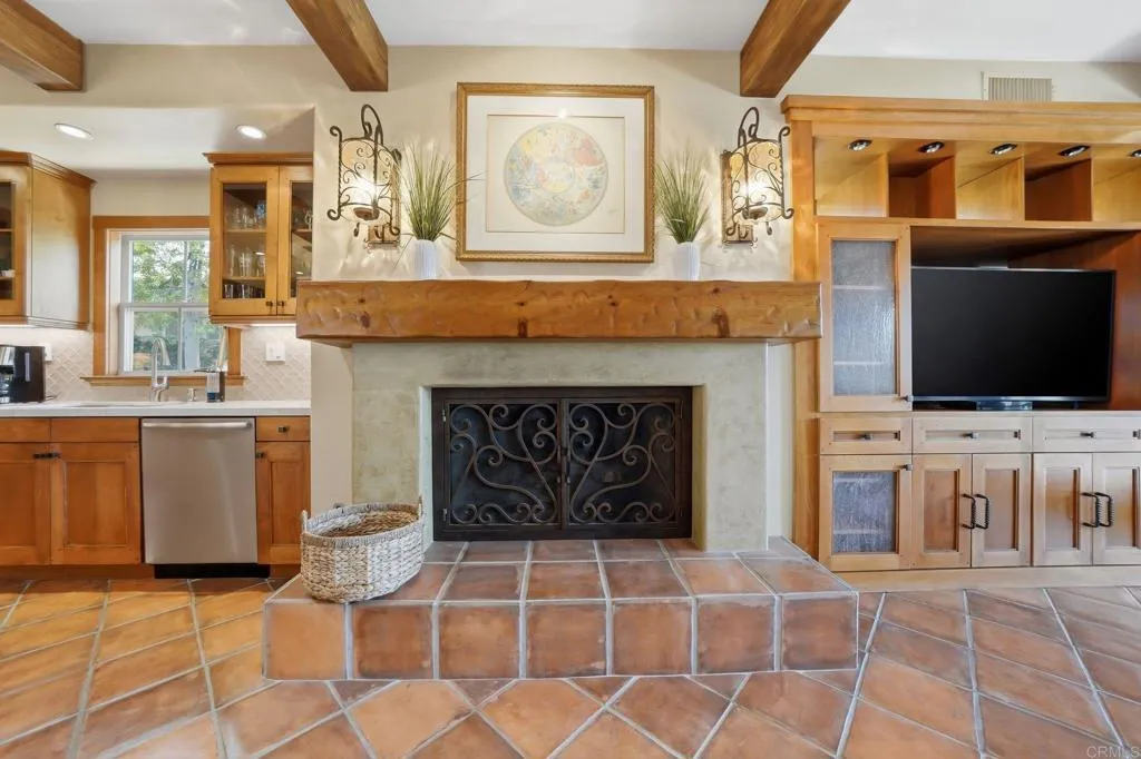 https://cdn.realtyfeed.com/cdn/127/306704130/178733abb3ed2f34c4ab6bb7305eb967.webp