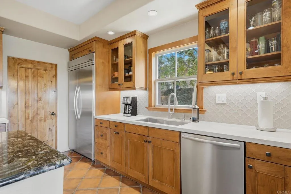 https://cdn.realtyfeed.com/cdn/127/306704130/4a8f342b017834124acfac251e30c163.webp