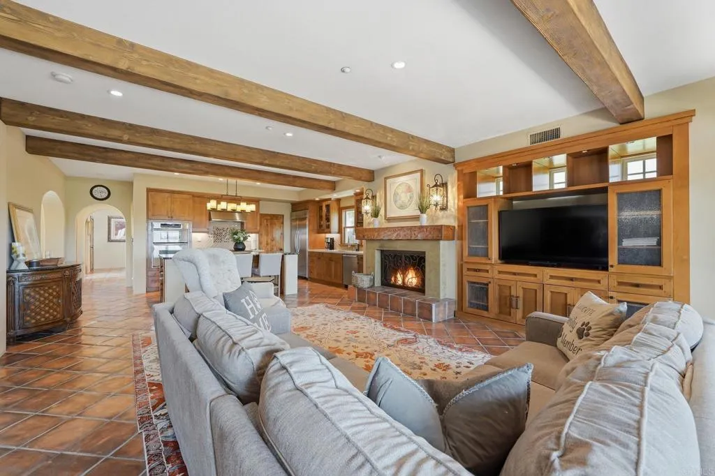 https://cdn.realtyfeed.com/cdn/127/306704130/556041ee1ed62a0b28d47fa7f3518033.webp