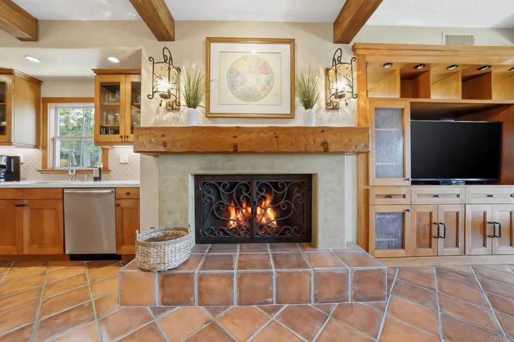https://cdn.realtyfeed.com/cdn/127/306704130/852a27fa3fd2f0f29877541266a86475.webp