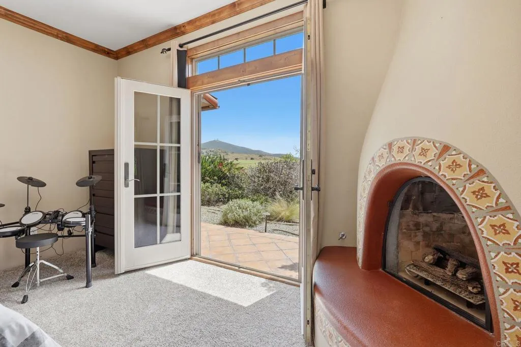 https://cdn.realtyfeed.com/cdn/127/306704130/8dfb815ec6e87550cf71a5265d89283f.webp