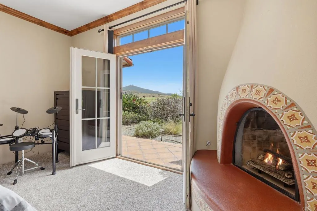 https://cdn.realtyfeed.com/cdn/127/306704130/b1189aeda2944e43bb621932492917db.webp