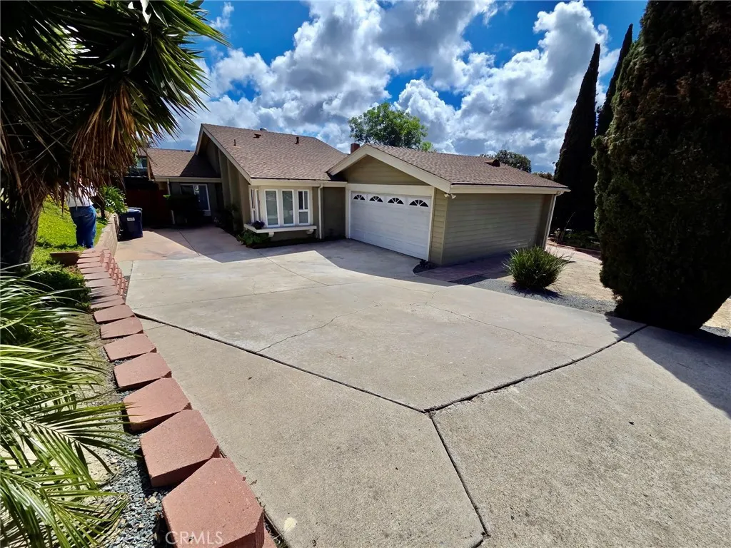 https://cdn.realtyfeed.com/cdn/127/306704132/895360114d04561d585fa79879532be7.webp