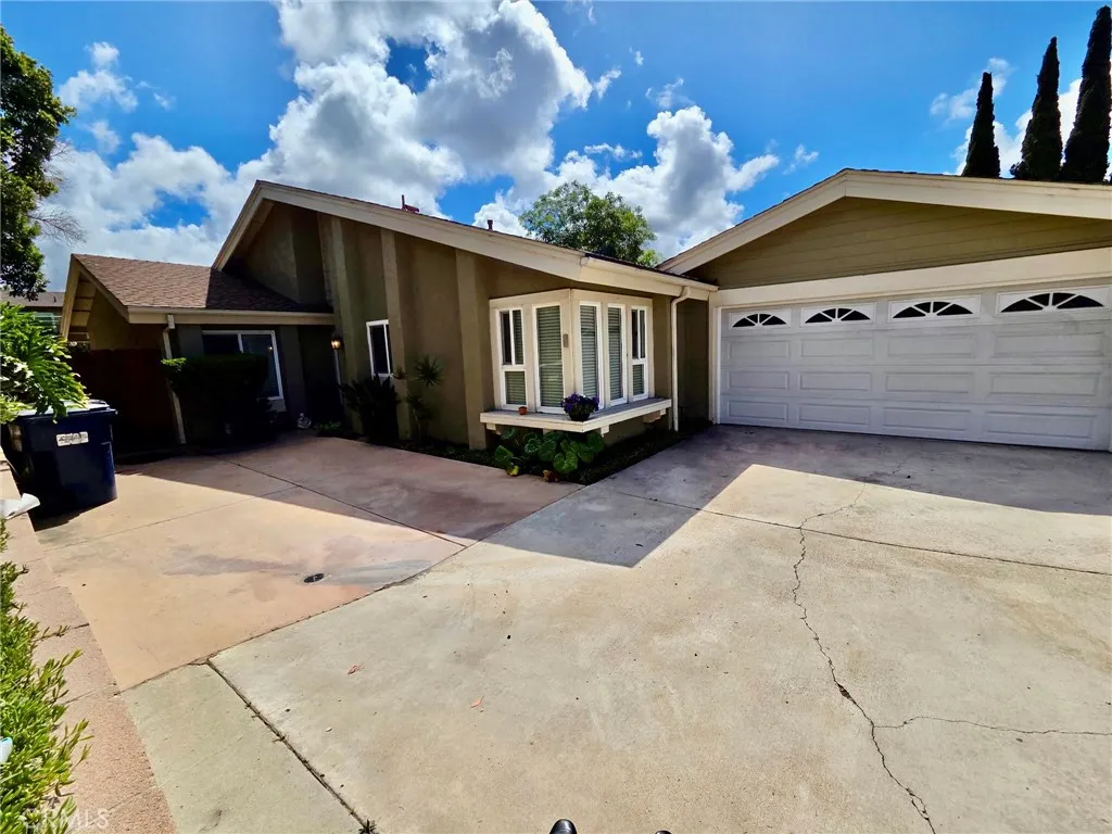 https://cdn.realtyfeed.com/cdn/127/306704132/b10e0f71fa35806a4b0e7cc622b2ee91.webp