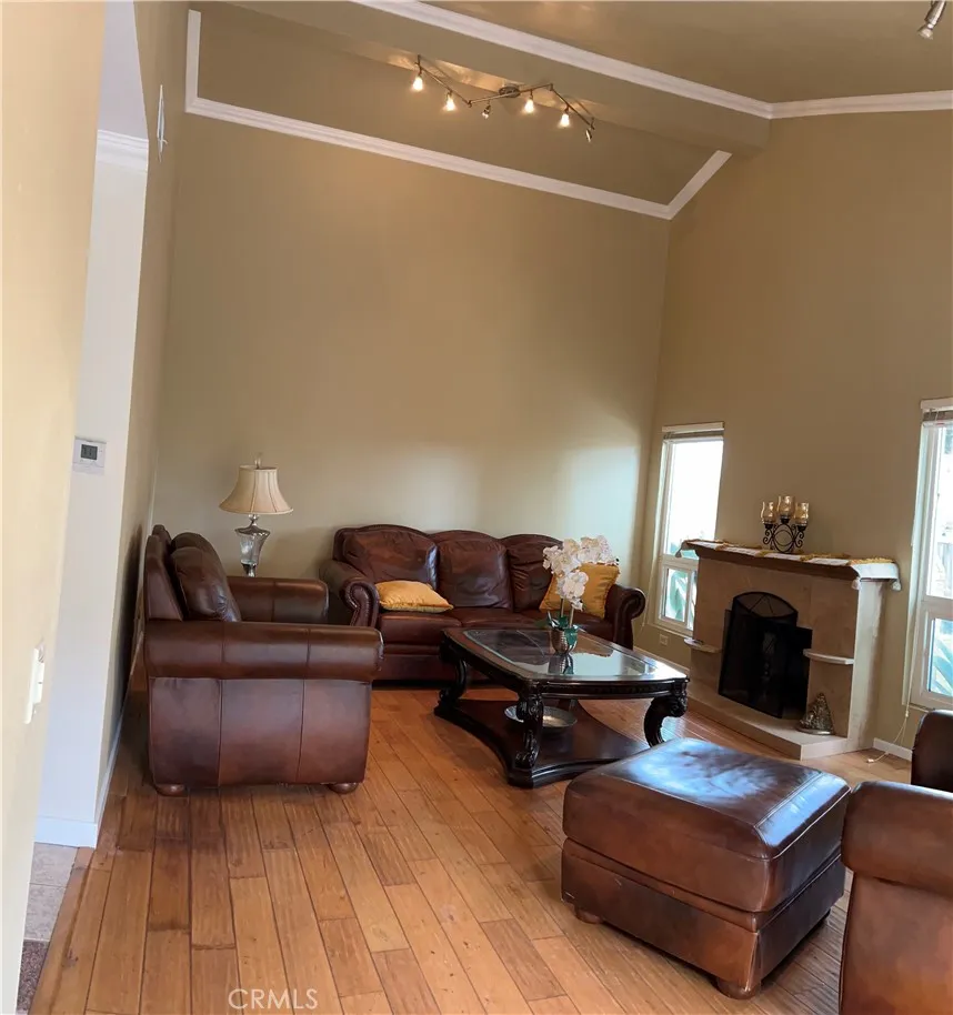 https://cdn.realtyfeed.com/cdn/127/306704132/b8206a8fb89de94d4a6e6130cac87fdb.webp