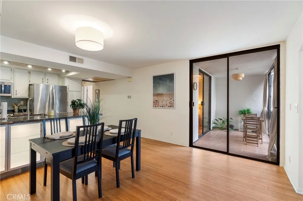 740 N Kings Road Unit 208, West Hollywood, CA 90069 - Photo 3 of 27, West Hollywood, CA