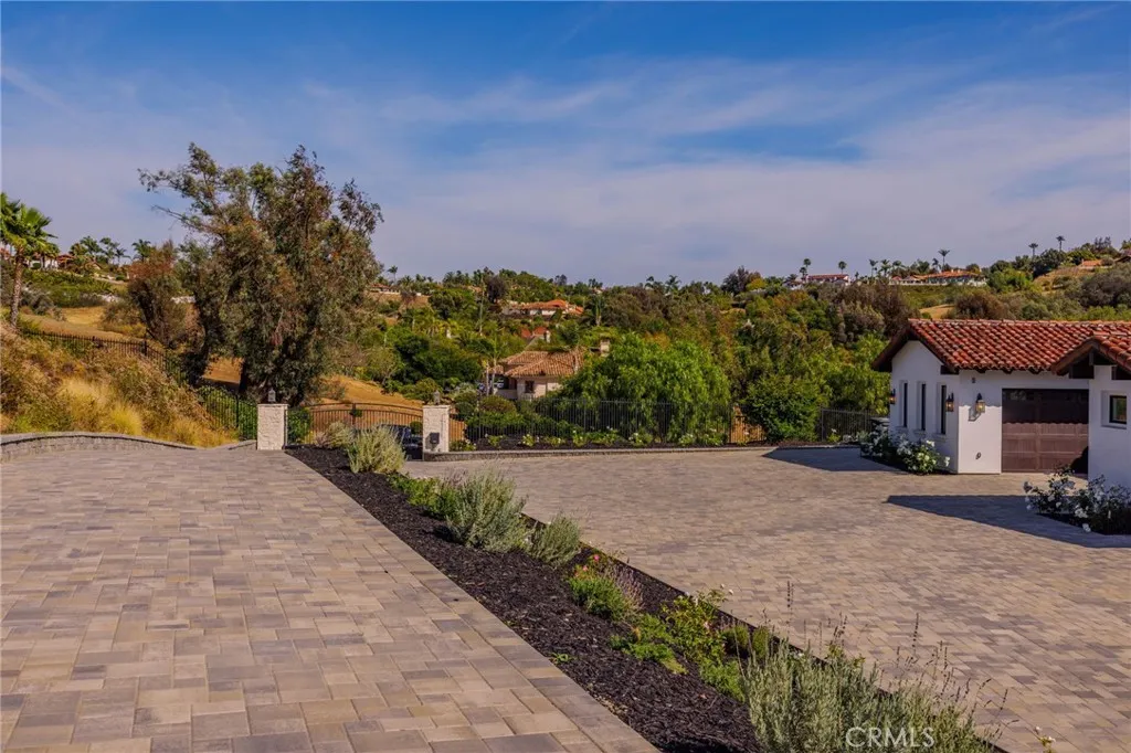 https://cdn.realtyfeed.com/cdn/127/306704219/1ae5f1d26c25d9efacd2a157265b9fda.webp