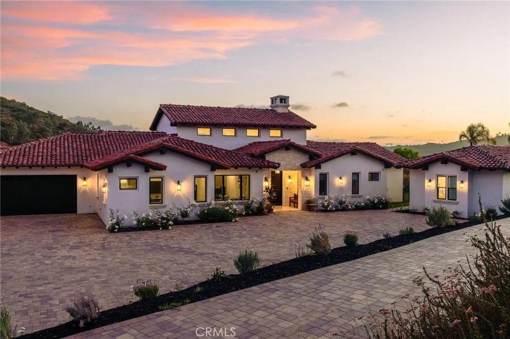 https://cdn.realtyfeed.com/cdn/127/306704219/1e661ad5f6a52fd4d4fe28da17549369.webp